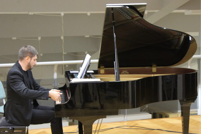 Немања Егерић одржао реситал у Крагујевцу