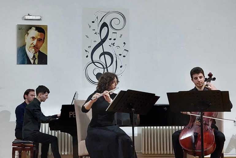 Прва награда студентима камерне музике на XI интернационалном пијанистичком такмичењу УЉУС